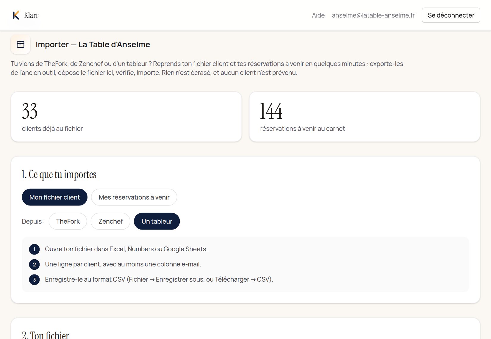 L'écran d'import de Klarr : choix entre fichier client et réservations à venir, source « Un tableur », et les trois étapes pour préparer un fichier CSV.